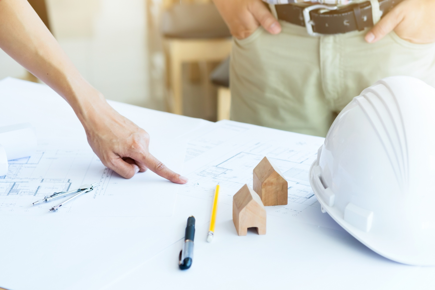 Image de la réunion d'ingénieur pour la réalisation d'un projet architectural.